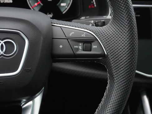 Used 2025 Audi SQ7 Premium Plus AWD/4WD image 19