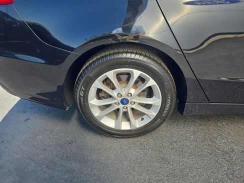 Used 2020 Ford Fusion SE FWD image 31