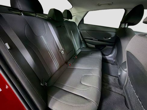 Used 2025 Hyundai Elantra SEL FWD image 30