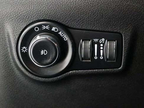 Used 2025 Jeep Compass Limited AWD/4WD image 21