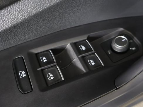 Used 2025 Volkswagen Jetta Sport image 36