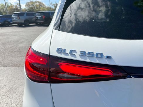 Used 2025 Mercedes-Benz GLC 350e image 10