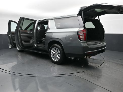 Used 2023 Chevrolet Suburban Premier RWD image 38