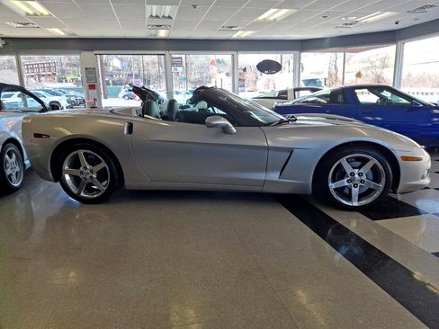 Used 2005 Chevrolet Corvette Convertible w/ Preferred Equipment Group image 7