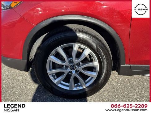 Used 2020 Nissan Rogue SV image 9