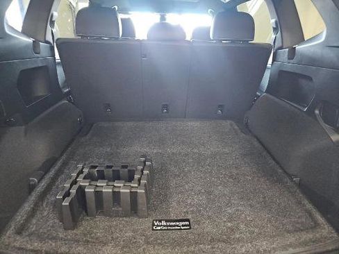 Used 2023 Volkswagen Tiguan SE R-Line image 10