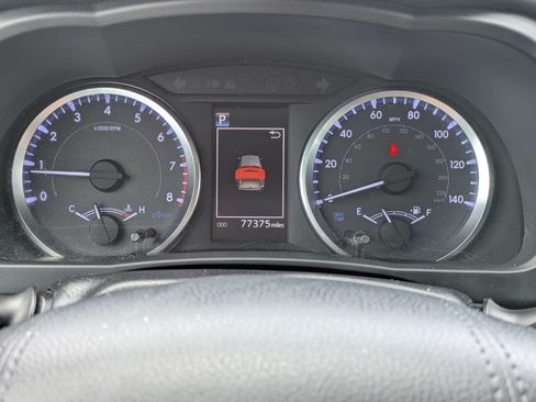 Used 2019 Toyota Highlander LE AWD/4WD image 32