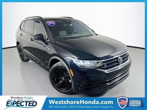 Used 2024 Volkswagen Tiguan SE R-Line FWD image 1