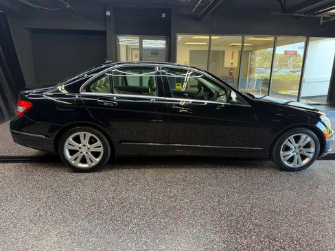 Used 2009 Mercedes-Benz C 300 4MATIC Sedan image 9