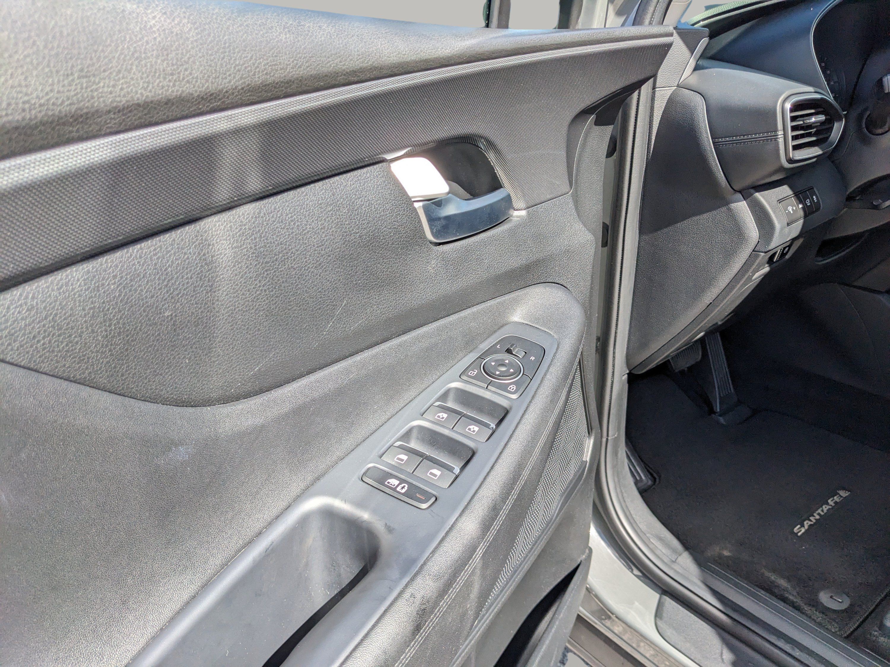 Used 2023 Hyundai Santa Fe SEL FWD image 20