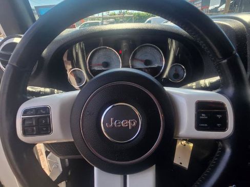 Used 2014 Jeep Wrangler Unlimited Sahara AWD/4WD image 22