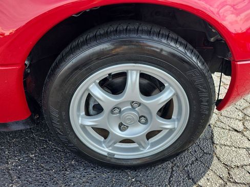 Used 1994 MAZDA MX-5 Miata RWD image 16