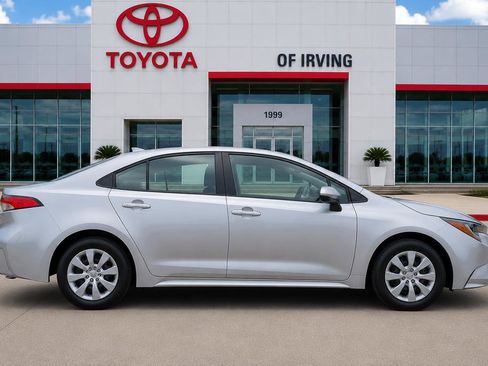 Used 2024 Toyota Camry SE FWD image 7