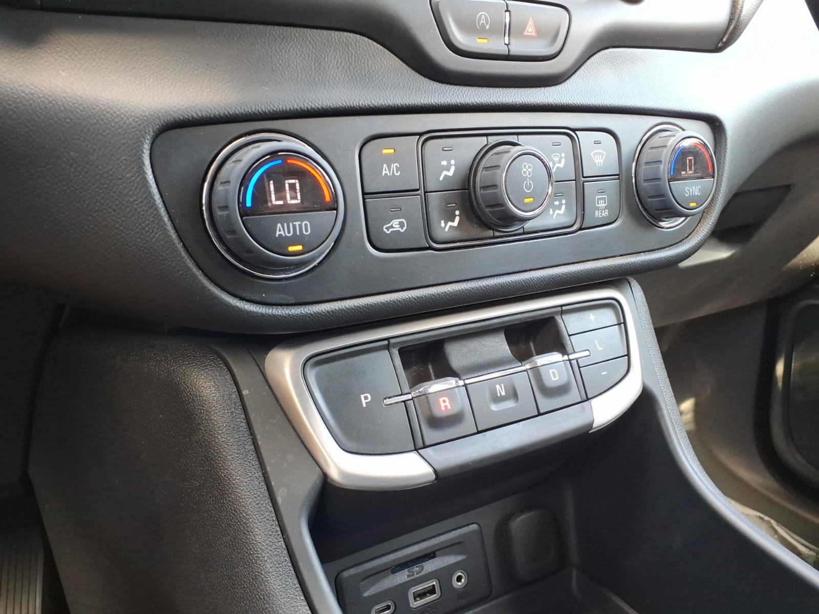 Used 2023 GMC Terrain SLT AWD/4WD image 25