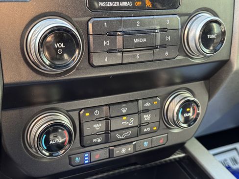 Used 2019 Ford F150 Raptor w/ Equipment Group 802A Luxury image 39