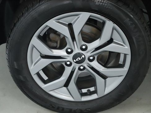 Used 2024 Kia Seltos LX AWD/4WD image 12