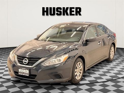 Used 2017 Nissan Altima 2.5 S w/ Power Driver Seat Package image 3