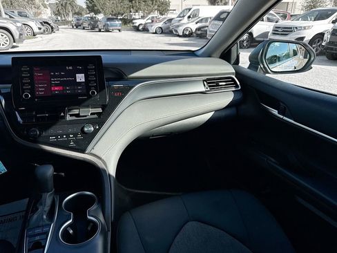 Used 2022 Toyota Camry LE image 23