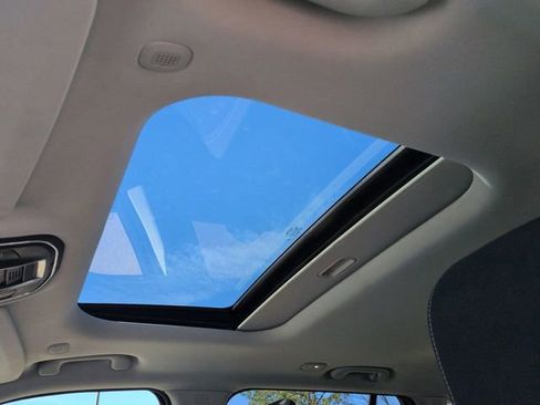 Used 2023 Jeep Grand Cherokee Laredo X image 20