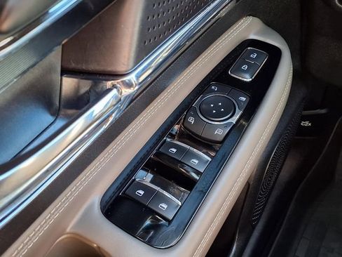Used 2025 Lincoln Corsair FWD image 15