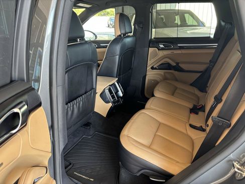 Used 2018 Porsche Cayenne S w/ Premium Package Plus AWD/4WD image 22