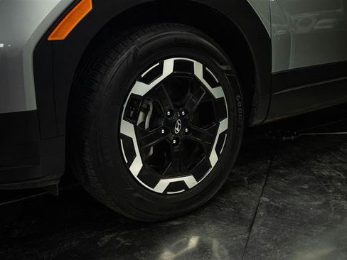 Used 2025 Hyundai Santa Fe SEL AWD/4WD image 3