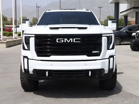 Used 2025 GMC Sierra 3500 AT4 w/ AT4 Premium Plus Package AWD/4WD image 9