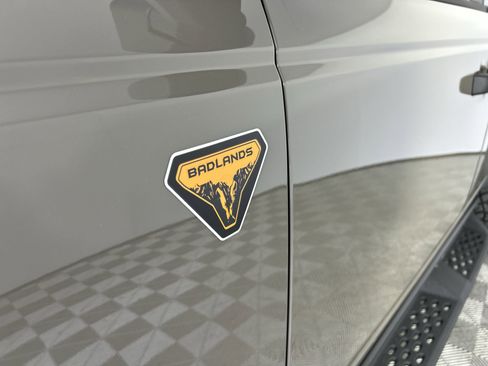 New 2025 Ford Bronco Badlands image 11