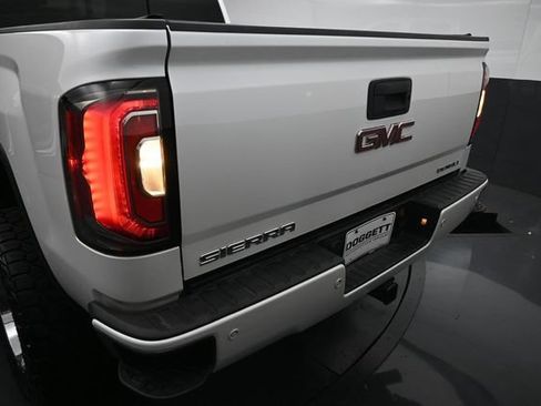 Used 2018 GMC Sierra 1500 Denali w/ Denali Ultimate Package AWD/4WD image 10