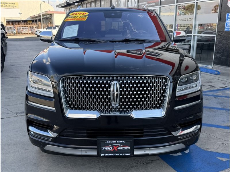 Used 2019 Lincoln Navigator Black Label AWD/4WD image 2