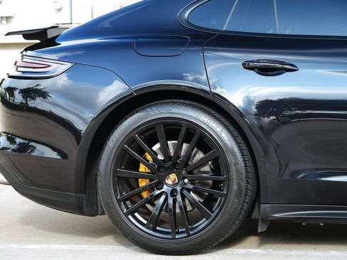 Used 2018 Porsche Panamera 4 AWD/4WD image 28