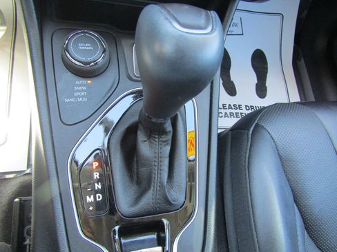 Used 2023 Jeep Cherokee Altitude Lux AWD/4WD image 33