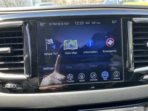 Used 2017 Chrysler Pacifica Touring-L Plus FWD image 24