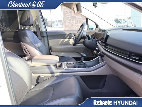 Used 2025 Kia Carnival SX FWD image 9