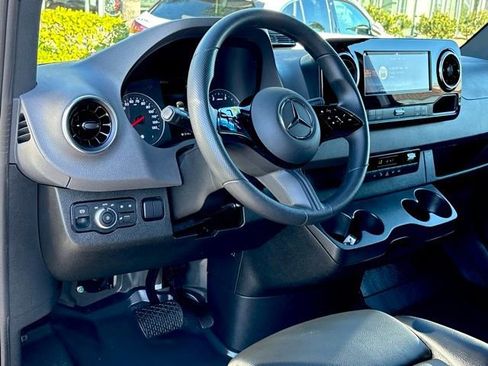 Used 2025 Mercedes-Benz Sprinter 2500 image 13