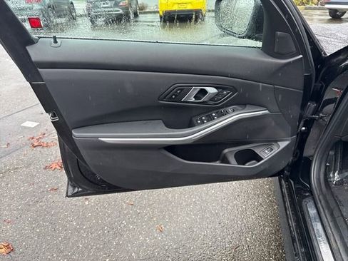 Used 2025 BMW 330i xDrive Sedan image 17