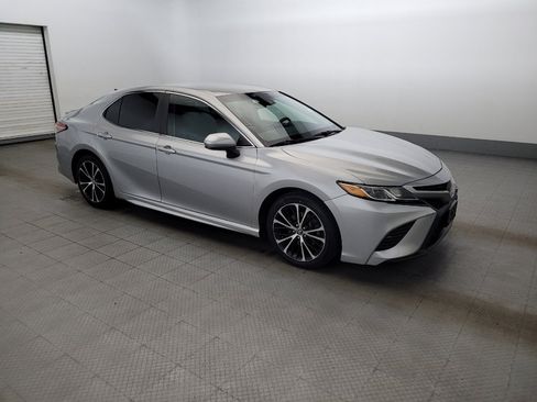 Used 2018 Toyota Camry SE FWD image 11