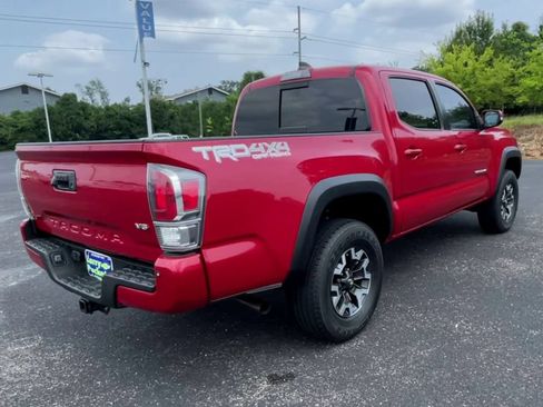 Used 2021 Toyota Tacoma TRD Off-Road w/ TRD Premium Off Road Package AWD/4WD image 8