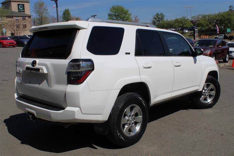 Used 2016 Toyota 4Runner SR5 AWD/4WD image 5