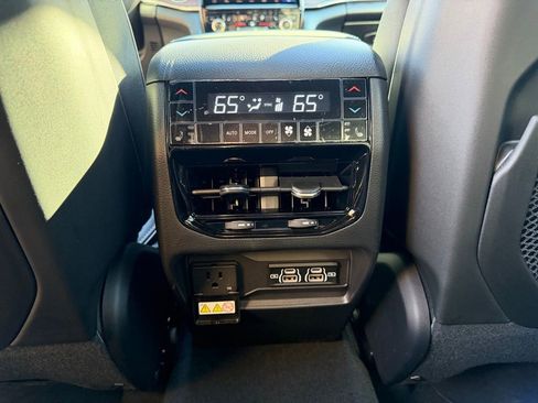 New 2025 Jeep Grand Cherokee Summit image 26