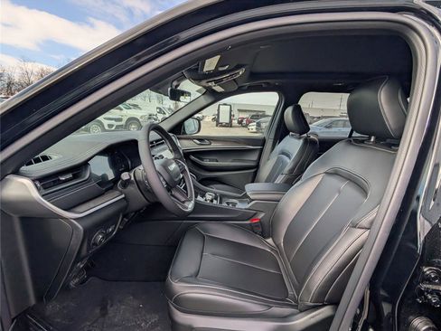 New 2026 Jeep Grand Cherokee Limited w/ Limited Altitude Package AWD/4WD image 10