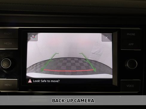 Used 2024 Volkswagen Jetta Sport image 5