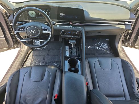 Used 2022 Hyundai Elantra Limited FWD image 9