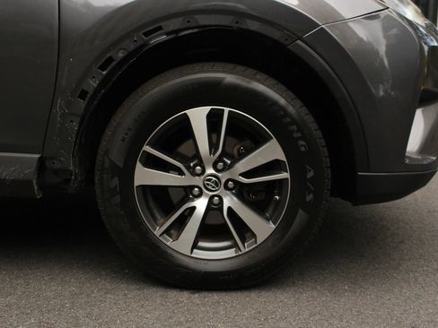 Used 2017 Toyota RAV4 XLE w/ All Weather Liner Package AWD/4WD image 4