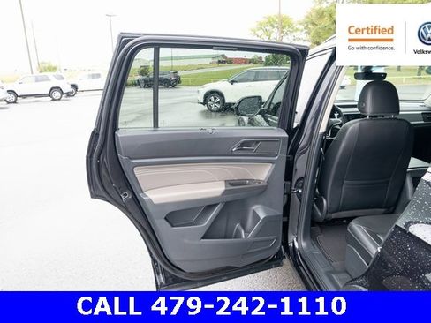 Certified 2022 Volkswagen Atlas SEL R-Line image 12