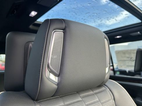 New 2026 Cadillac Escalade Platinum Sport w/ LPO, ONYX Package image 38