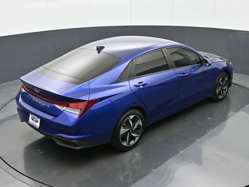 Used 2023 Hyundai Elantra SEL w/ Convenience Package FWD image 31