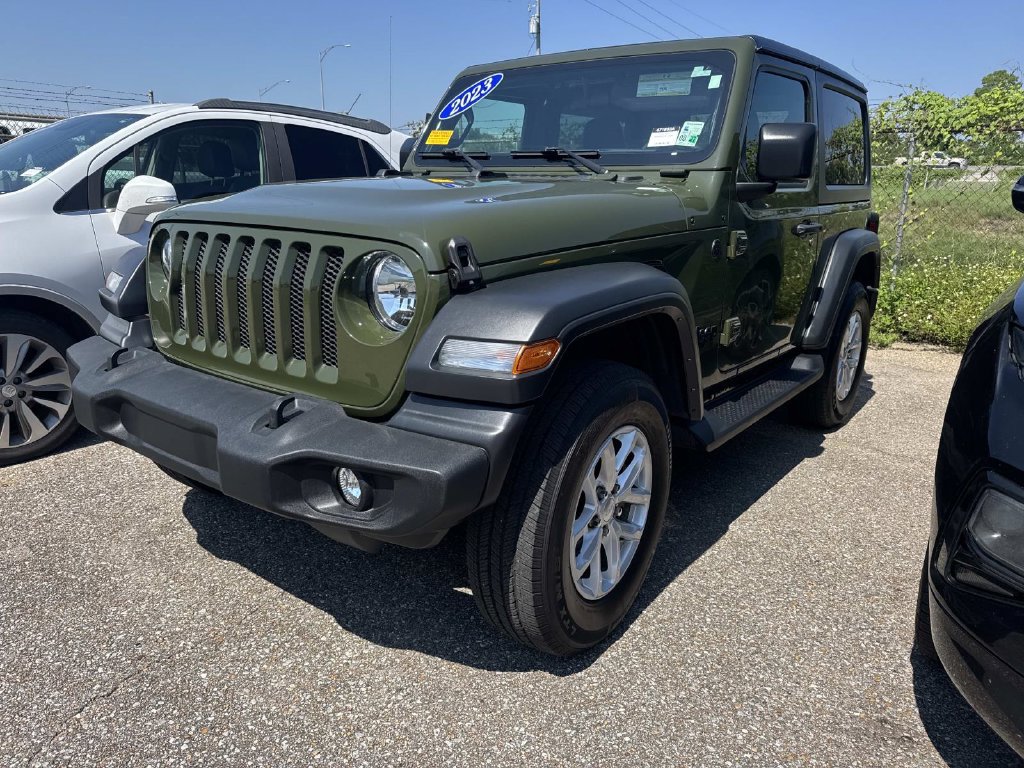 Used 2023 Jeep Wrangler Sport AWD/4WD image 5