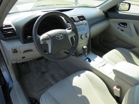 Used 2010 Toyota Camry SE image 27
