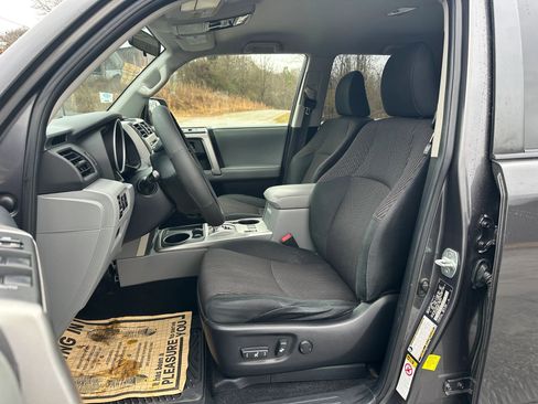 Used 2013 Toyota 4Runner SR5 RWD image 9